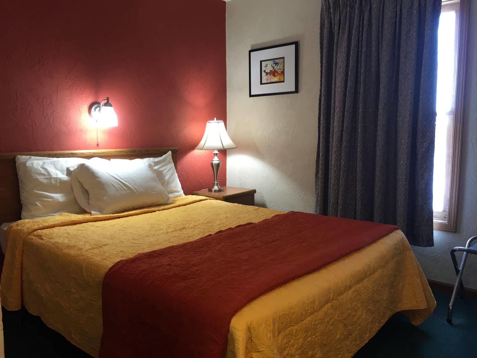 East Street Inn & Suites Tipton Exteriör bild